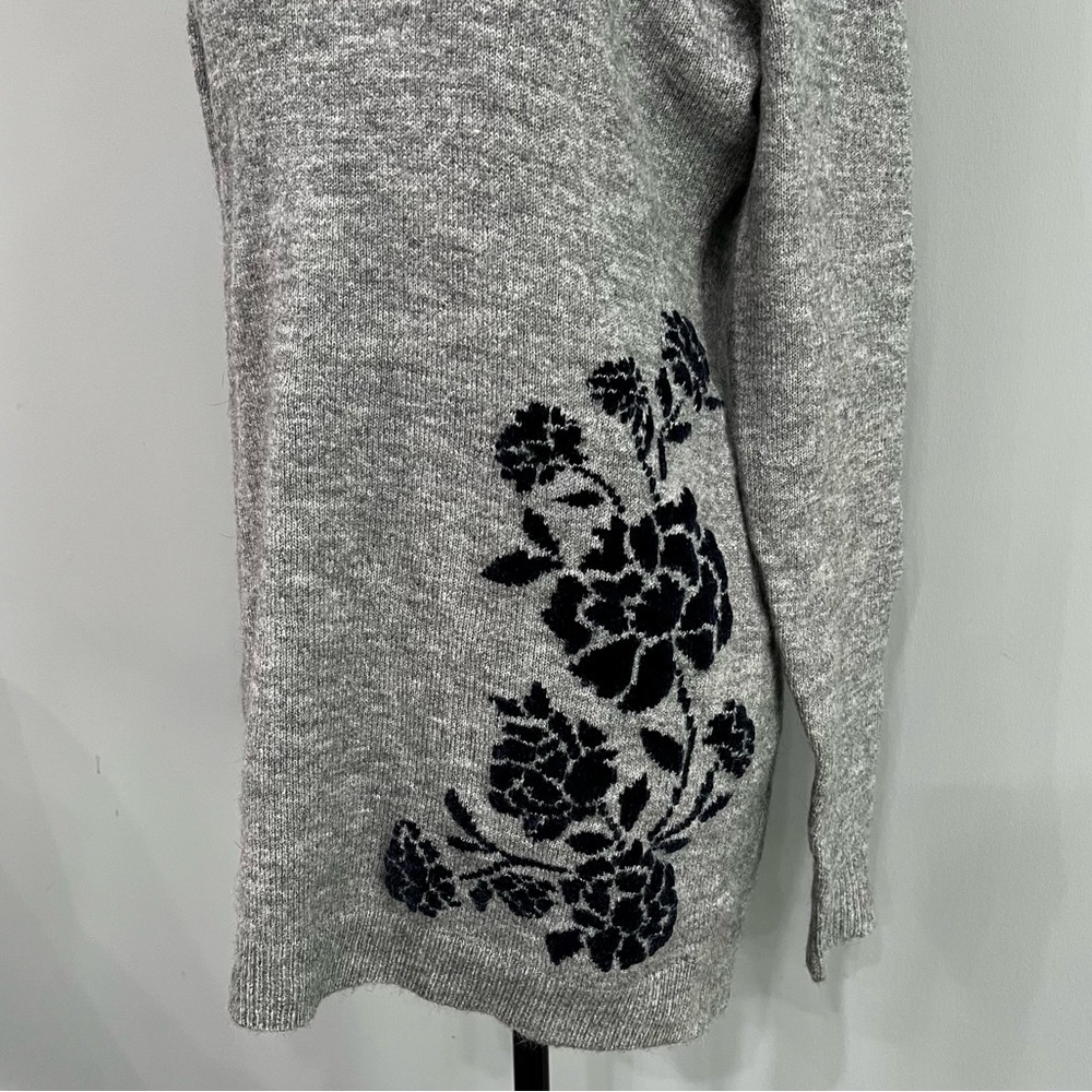 NWT Thyme Long Sleeve Sweater - Picture 3 of 13